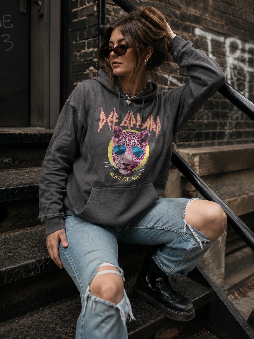 Def Leppard Charcoal Gray Rock Of Ages Graphic Hoodie L Leopard Sunglasses Band